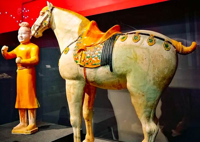 Shaanxi History Museum, Xian 4 Days Xian Tour with Mount Huashan