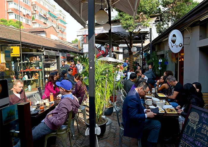 Dining in Tianzifang, Shanghai Dining in Tianzifang, Shanghai