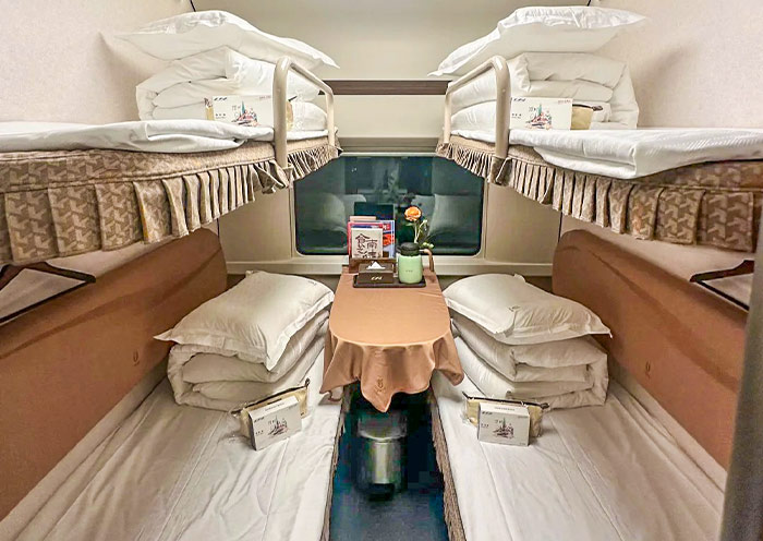 G899, the Shanghai to Hong Kong Sleeper Train