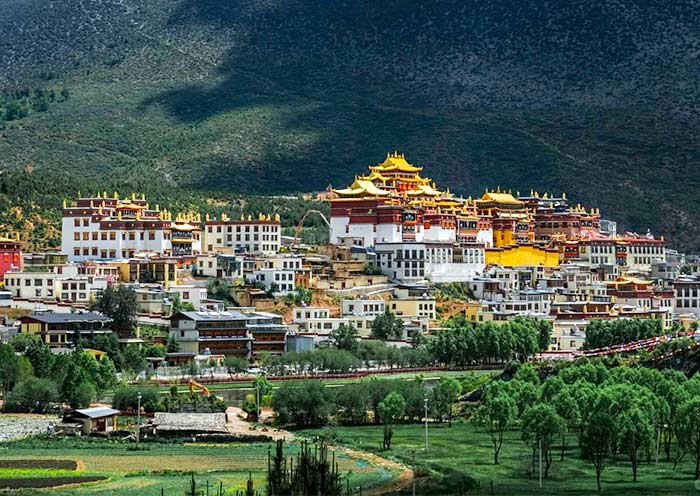Songzanlin Monastery, the largest monasteries in Yunnan