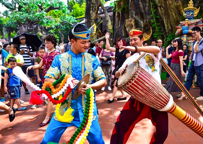 Have great time in Splendid China Folk Village