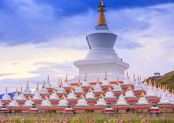 Daocheng White Pagoda