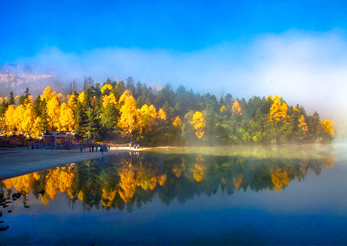Breathtaking Autumn View of Mugecuo