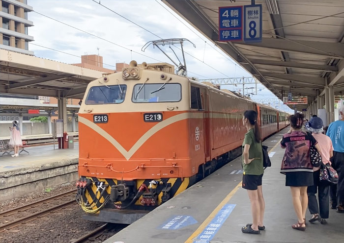 Taiwan TRA Juguang Train