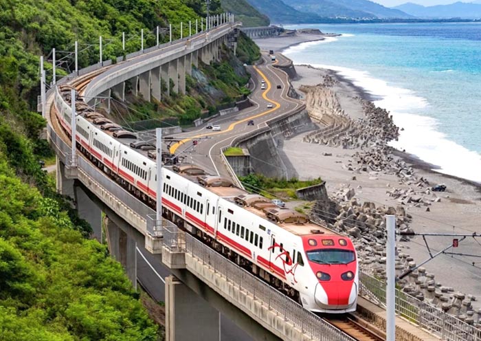 Taiwan TRA Puyuma Train