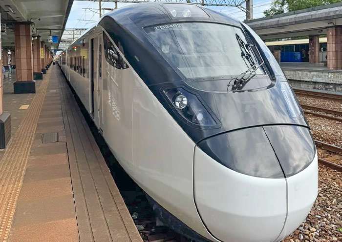 Taiwan TRA Tze Chiang 3000 Train