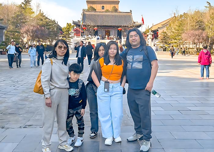 Enjoy Family Visit to Terracotta Warriors with AOT Enjoy Family Visit to Terracotta Warriors with AOT
