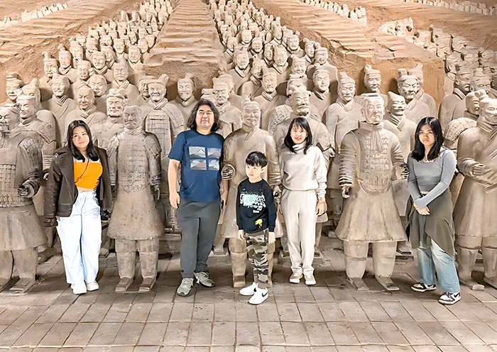 Enjoy Family Visit to Terracotta Warriors with AOT Enjoy Family Visit to Terracotta Warriors with AOT
