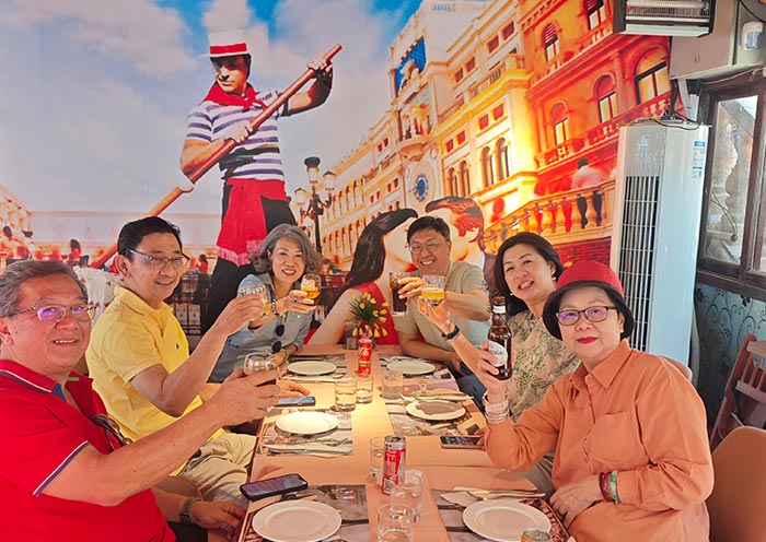 Enjoy Tianjin Food at Italian Style Street