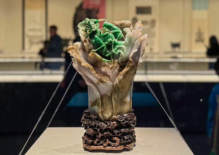 Emerald Grasshopper Cabbage, Tianjin Museum