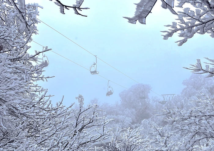 Tianmen Mountain in Winter