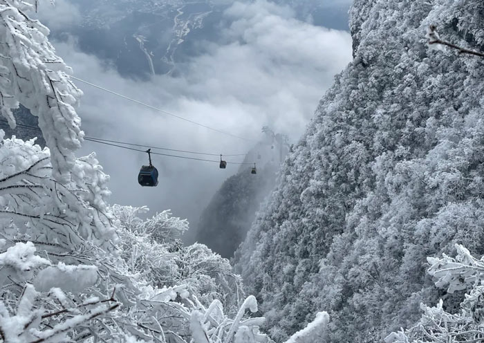 Tianmen Mountain: Icy Crown of Zhangjiajie