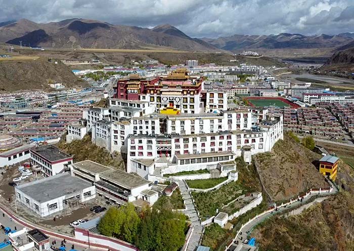 Zandan Monastery in Tibet Zandan Monastery in Tibet