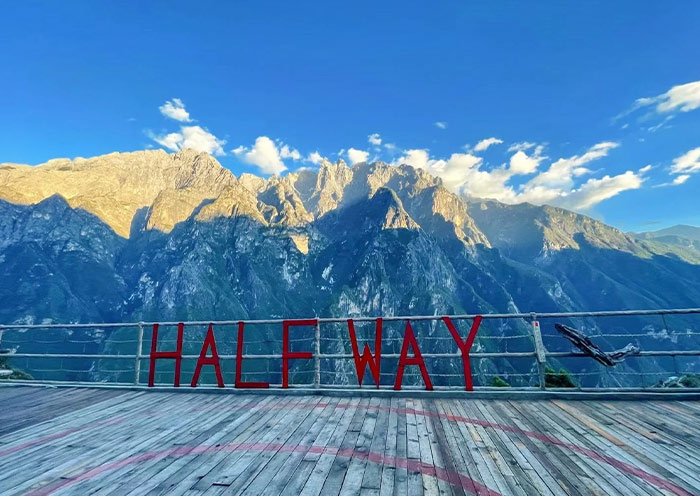 Halfway Guesthouse in Tiger Leaping Gorge Hiking