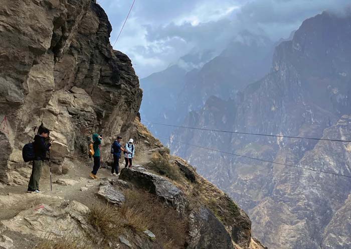 Tiger Leaping Gorge Hiking