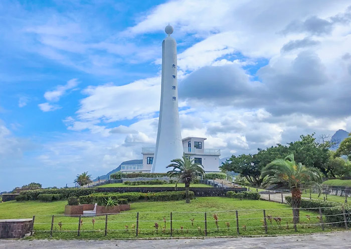 Tropic of Cancer, Tautung
