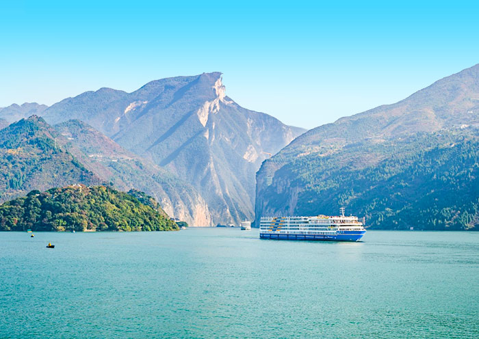 Victoria Isabella Cruise
Victoria Isabella Cruise