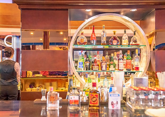 Yangtze River Cruise Bar
