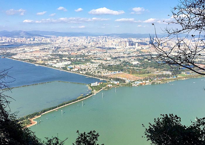 View Yunnan's Biggest Freshwater Lake - Dianchi Lake 