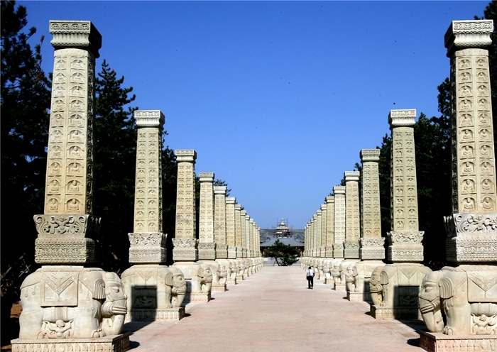 Worship Buddha Avenue