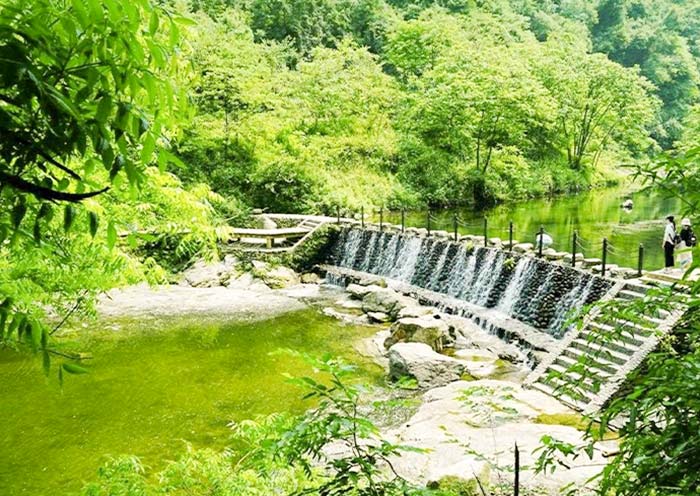 Carefree Valley of Wudang Mountain Carefree Valley of Wudang Mountain
