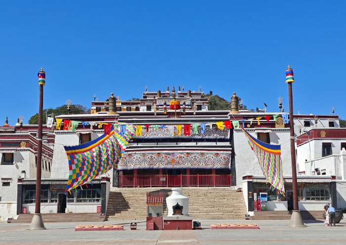 Wudangzhao, largest Tibetan Buddhist monastery in Inner Mongolia