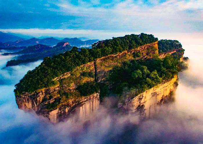 Stunning natural landscapes of Wuyishan Mountain