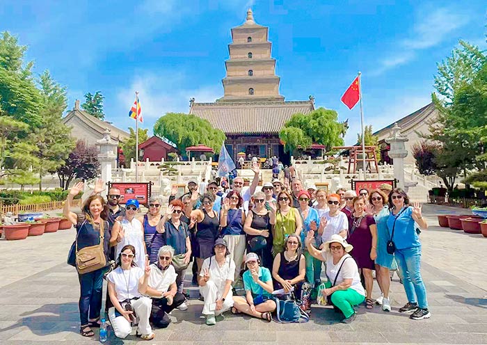Tour Giant Wild Goose Pagoda with AOT