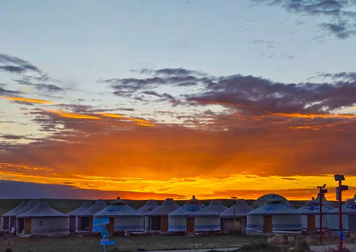 Yurts & Sunset, Xilamuren Grassland