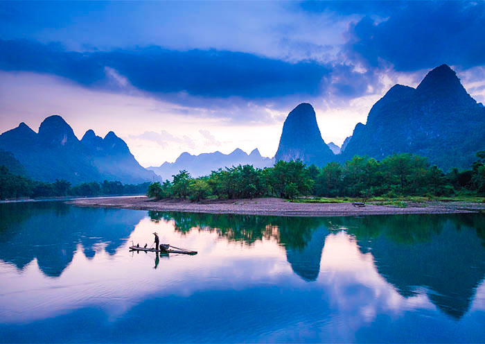 Karst mountains & tranquil waters in Xingping