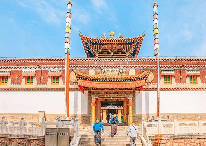 Ta'er Monastery, Gelugpa sect of Tibetan Buddhism