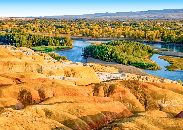 Wucaitan is located on the banks of the Irtysh River. Wucaitan is located on the banks of the Irtysh River.