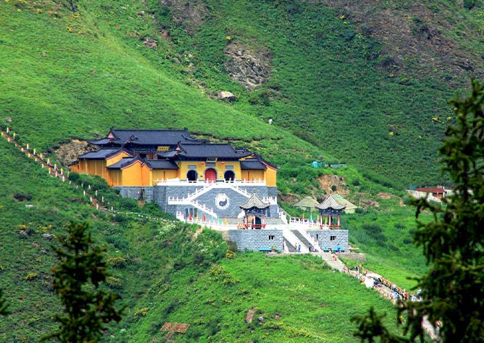 Fushou Temple at Heavenly Lake