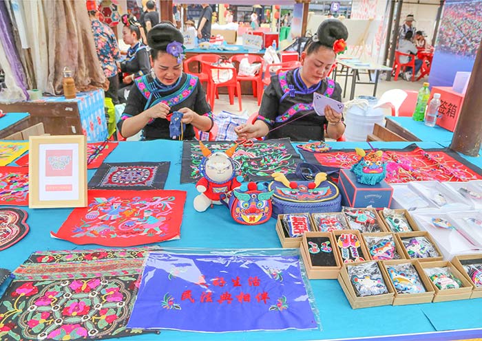 Xiu Li Tao Non-Heritage Market