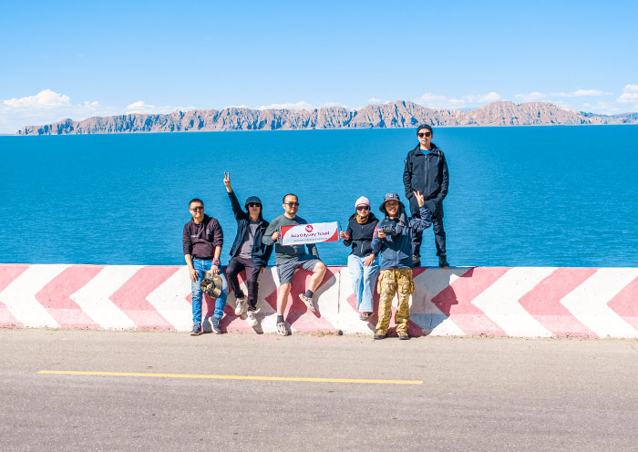 Our Guests at Selincuo Lake