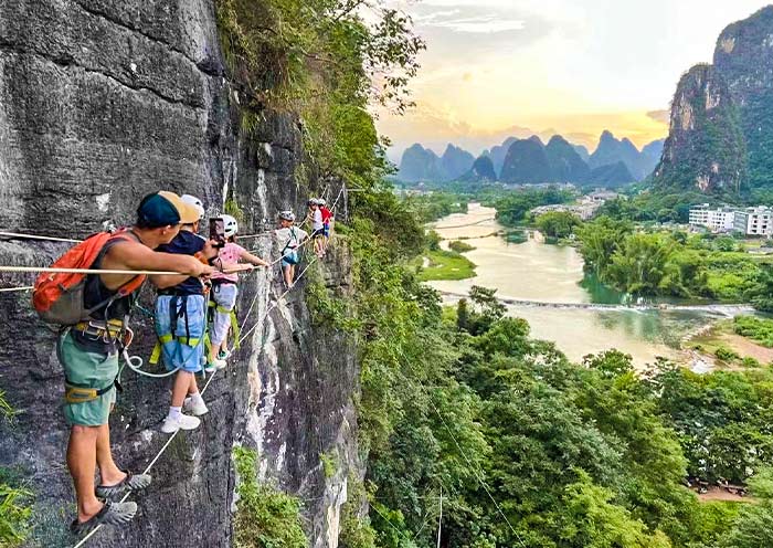 5 Days Guilin Family Tour: Kids-friendly Experience in Yangshuo, Longji & Xingping