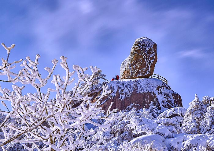 Flying-over Rock, Mt. Huangshan