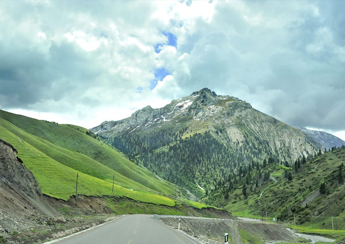 Xinjiang Yizhao Highway