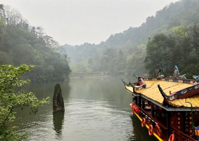 Take Boat Ride on the Yuecheng Lake