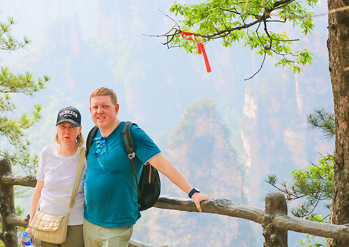 Meet Mountains in Zhangjiajie National Forest Park 