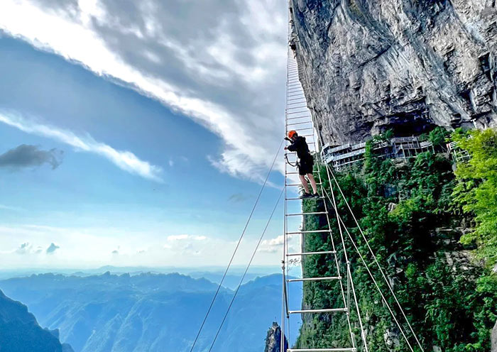 Zhangjiajie Qixing Mountain Ferrata Experience