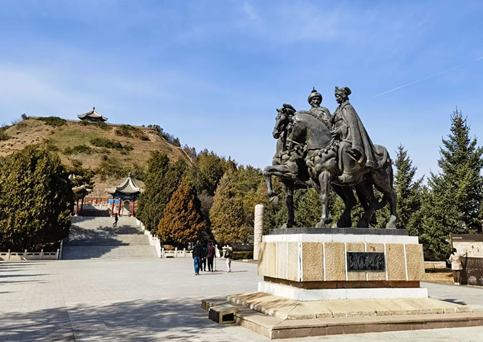 Zhaojun & her husband HuHanYe Chanyu (Xiongnu Emperor)