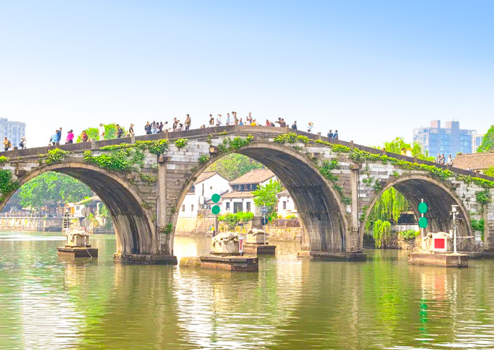 Hangzhou Gongcheng Bridge Above China Grand Canal