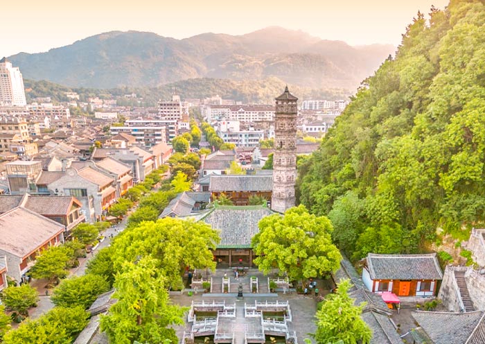 Linhai Longxing Temple (View from Taizhou City Wall)