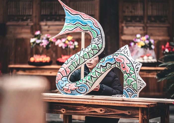 Putian Donghai Town Wooden Bench Lantern Dragon Show