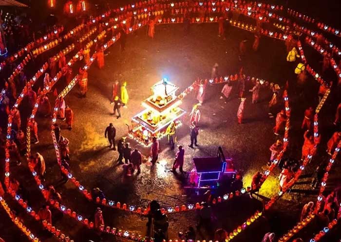 Putian Donghai Town Wooden Bench Lantern Dragon Show