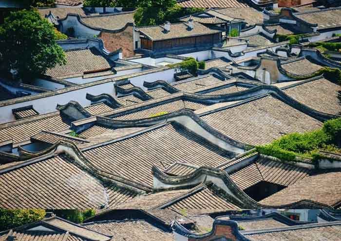 Three Lanes and Seven Alleys