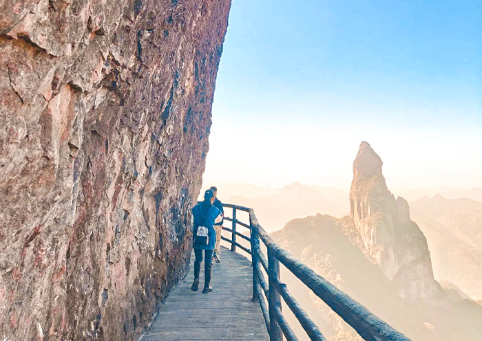 Shenxianju Scenic Area Cliffside Hiking