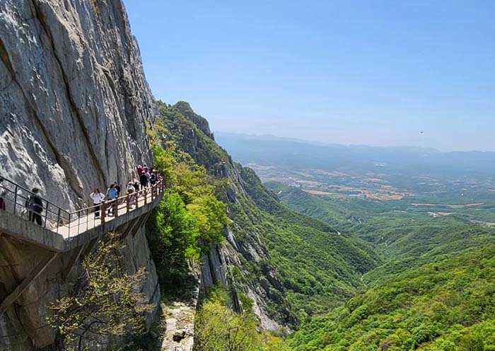 Songshan Sanhuang Village Hiking