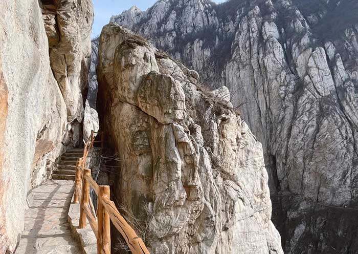 Songshan Sanhuang Village Hiking (1 Day)